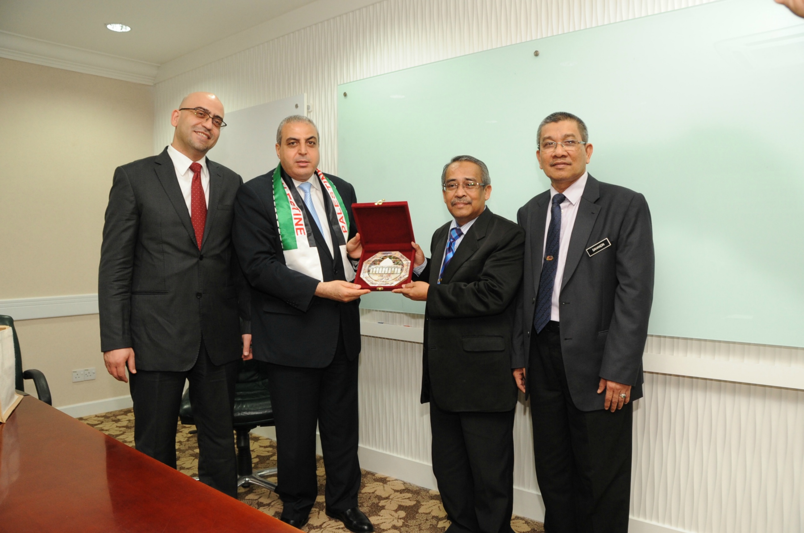 PRO 16 3 PALESTINEHAS 7711